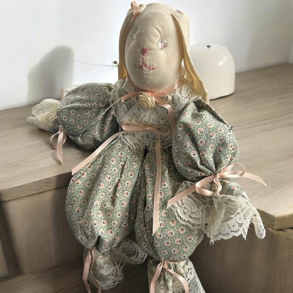 Vintage RARE HandMade Cloth floppy eared bunny, folk art, lace detail - Picture 2 of 12